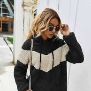 NWT: Rewash Crop Cozy Hoodie Size Medium